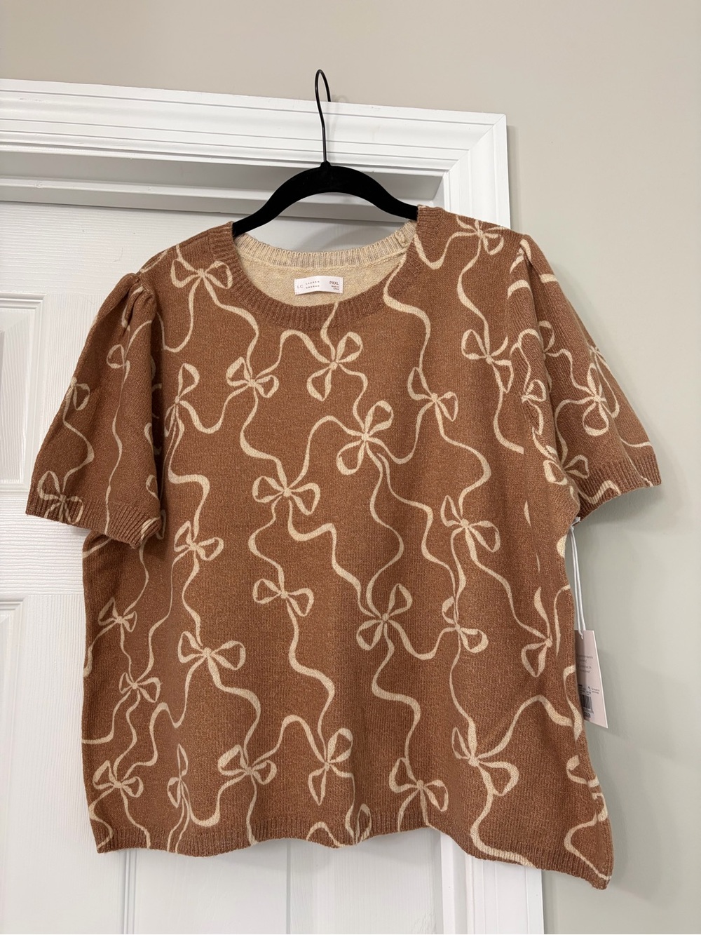 LC Lauren Conrad Bow-Print Short Sleeve Sweater Top